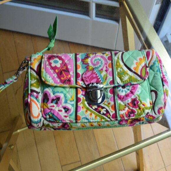 VERA BRADLEY "TUTTI FRUTTI" WRISTLET - Picture 1 of 9